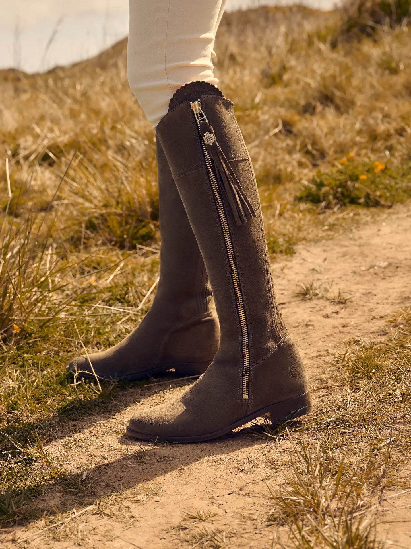 Regina - Fog Suede
