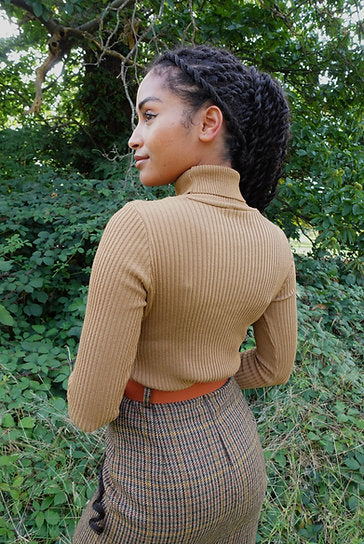Elizabeth Rollneck - Caramel