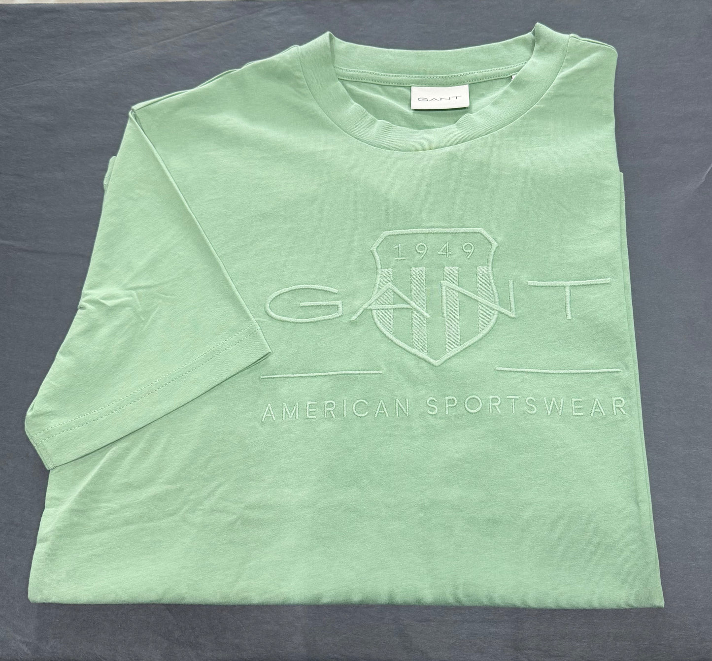 Men's Tonal Shield T-Shirt - Kalamata Green