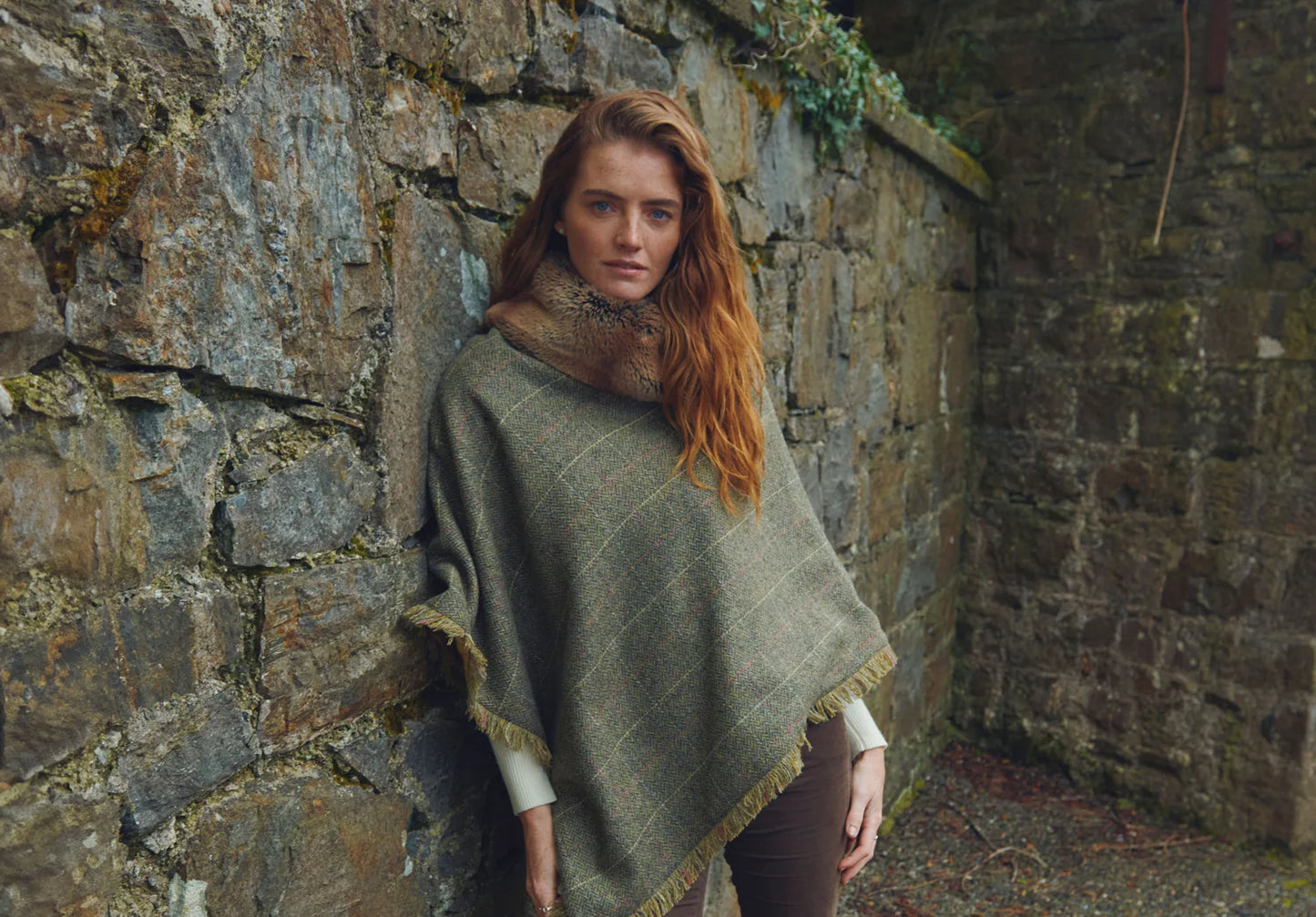 Silverfir Tweed Poncho - Thistle