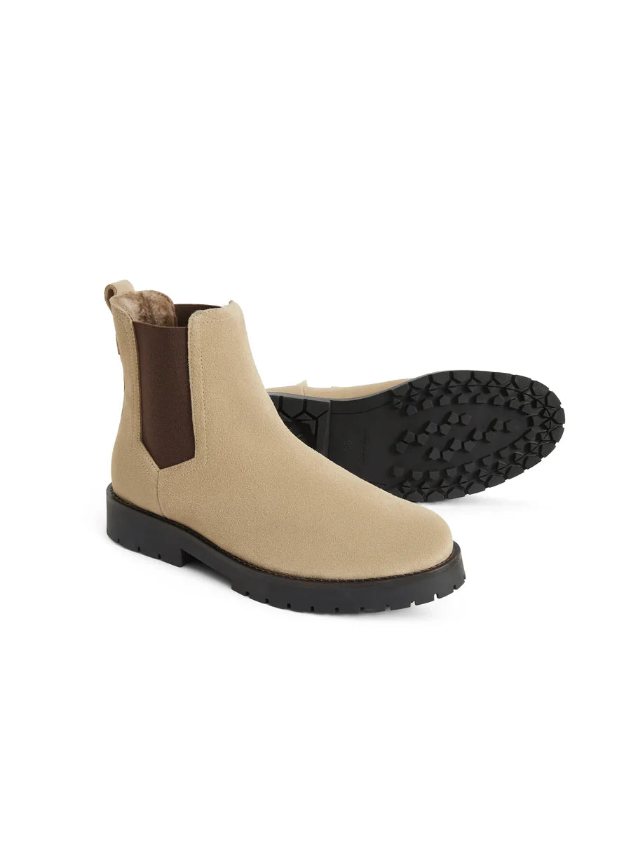 Sheepskin Boudica - Caramel Suede