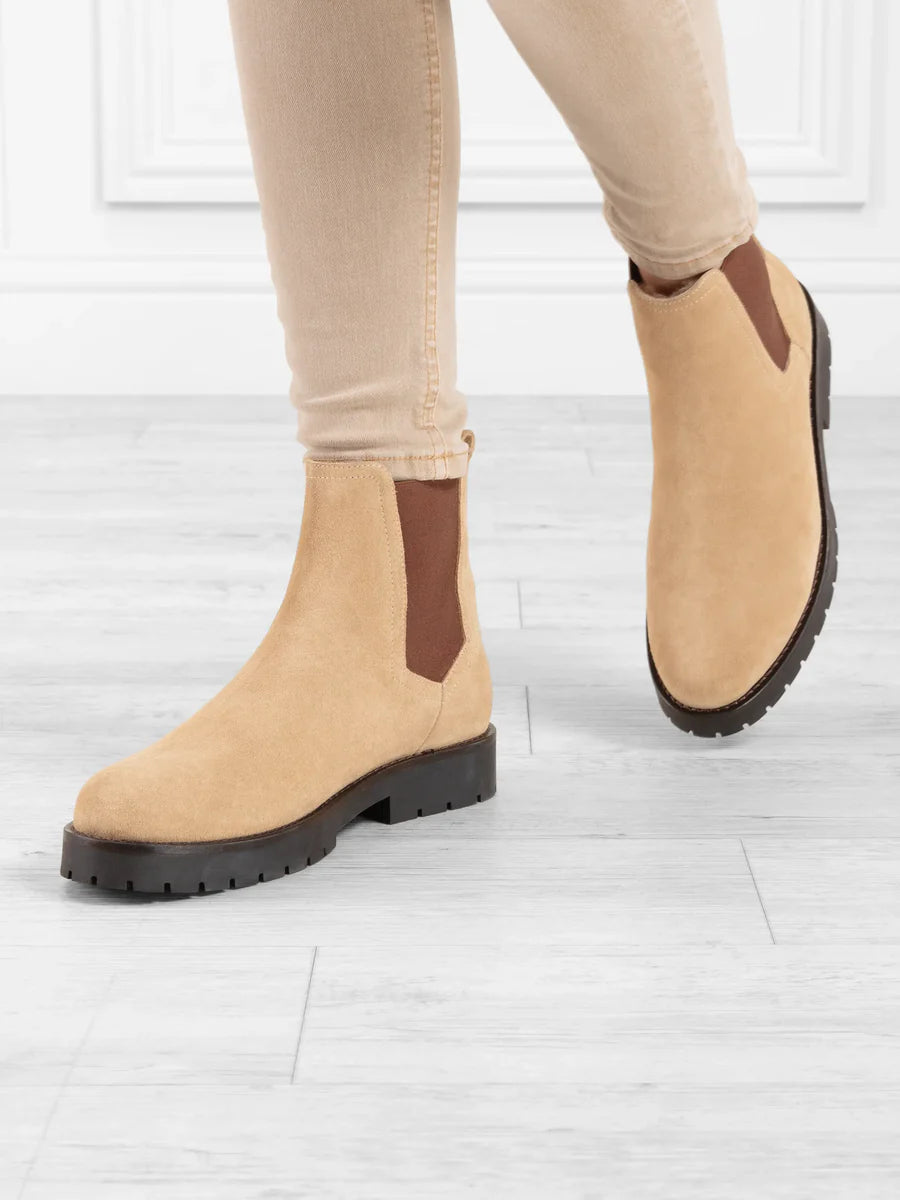 Sheepskin Boudica - Caramel Suede